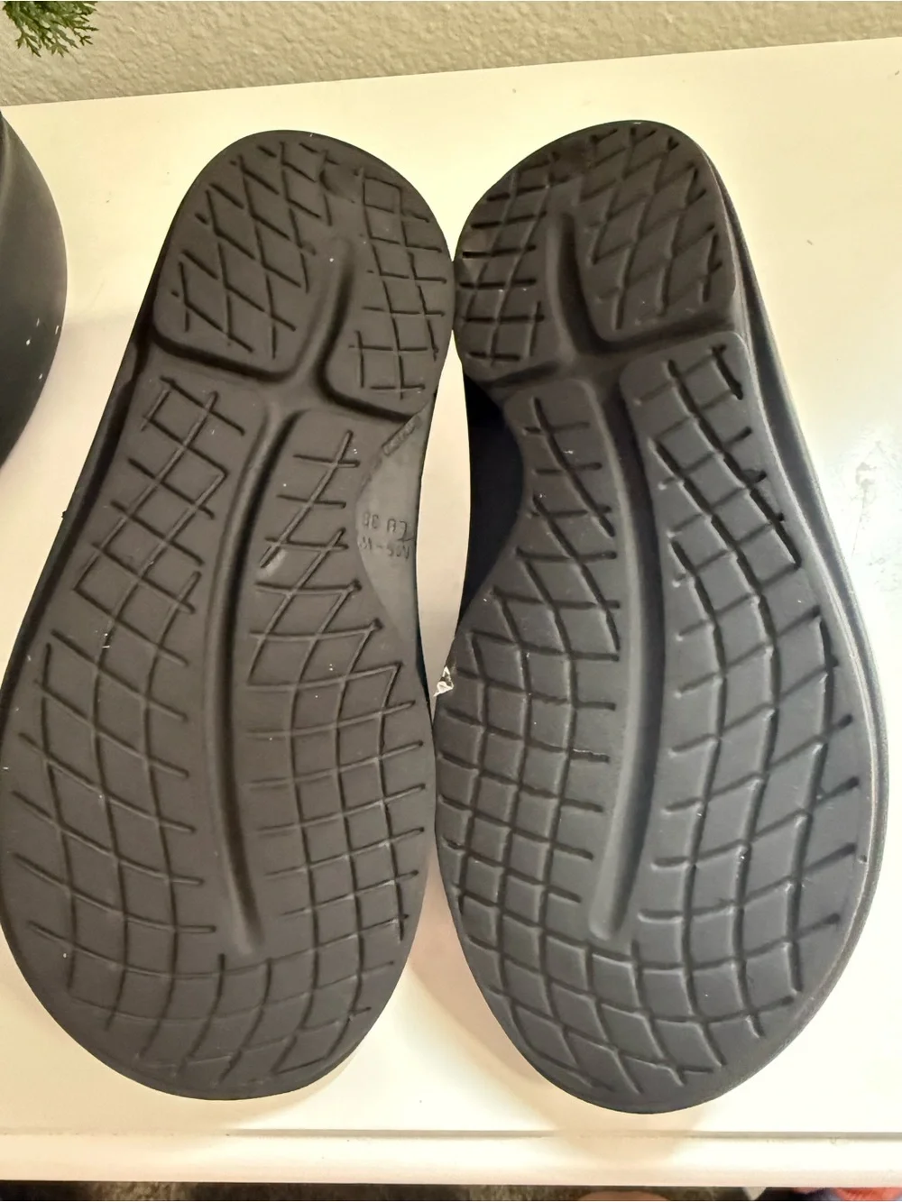 OOFOS slide sandals